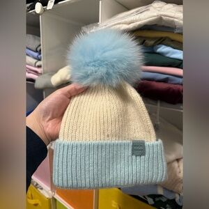Mjuk Iceland wool beanie with raccoon fur pompom